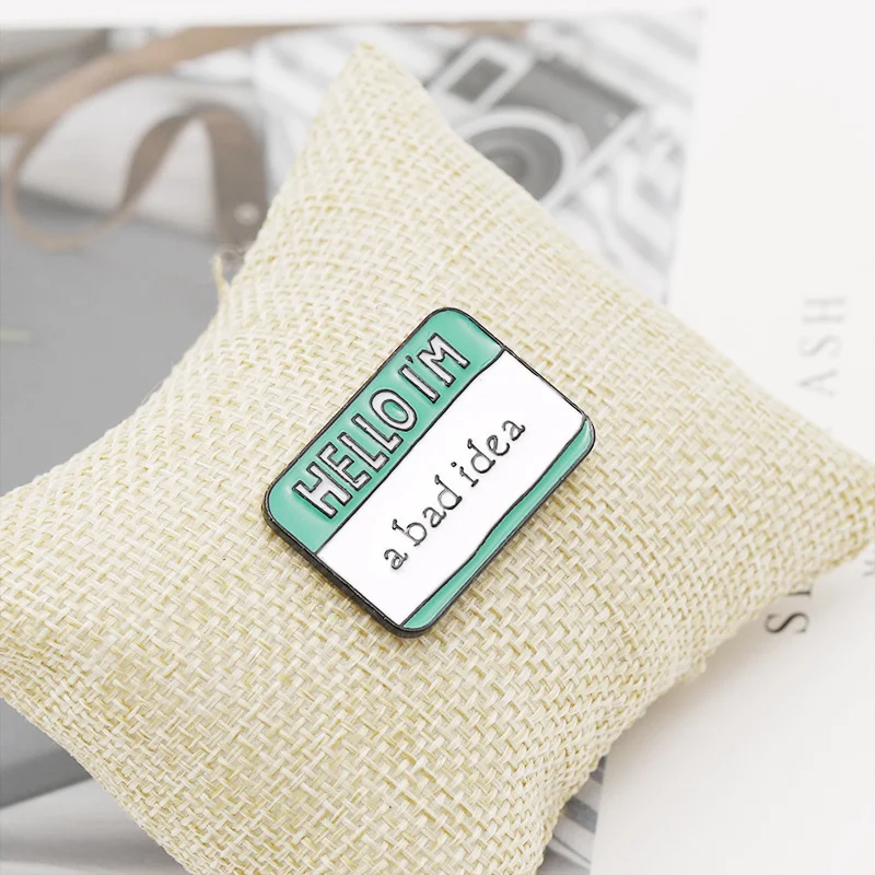 Broche de notas adhesivas para trajes, accesorios de moda, organización con estilo. Mantén tus notas a mano y luce elegante.