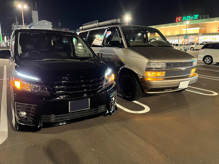 アストロのアメ車・倉敷・夜コラボ・ヴォクシー・アストロに関するカスタム事例の投稿画像2枚目