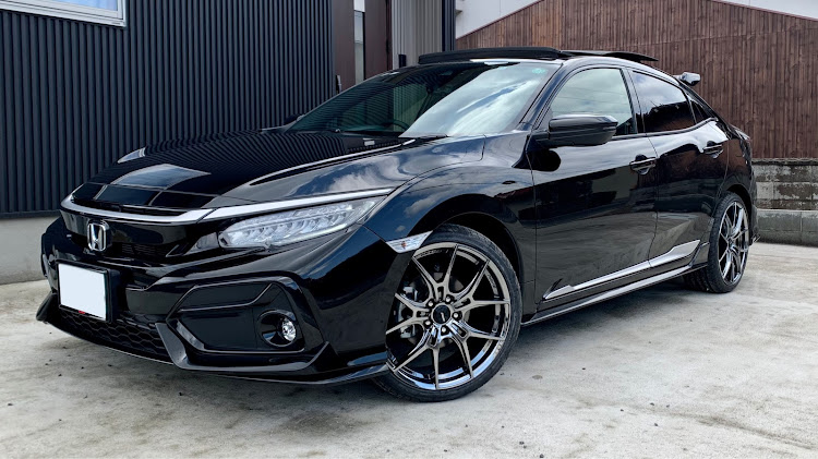 シビック(欧州HB)の洗車・ホイール交換・目指せPickUpCarsに関するカスタム事例の投稿画像2枚目