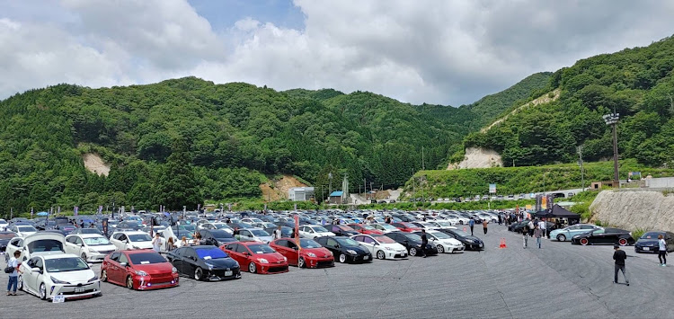 プリウスα G'sのプリウスα・プリウスα G's・奥伊吹ミーティング・梅雨の晴れ間・あのベンチに関するカスタム事例の投稿画像1枚目