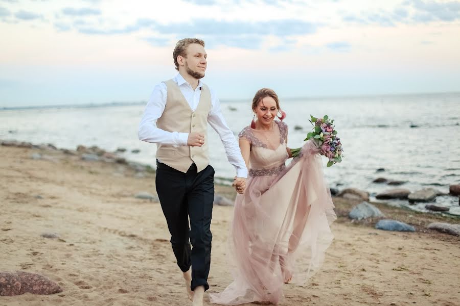 Wedding photographer Ilona Lavrova (ilonalavrova). Photo of 9 December 2017