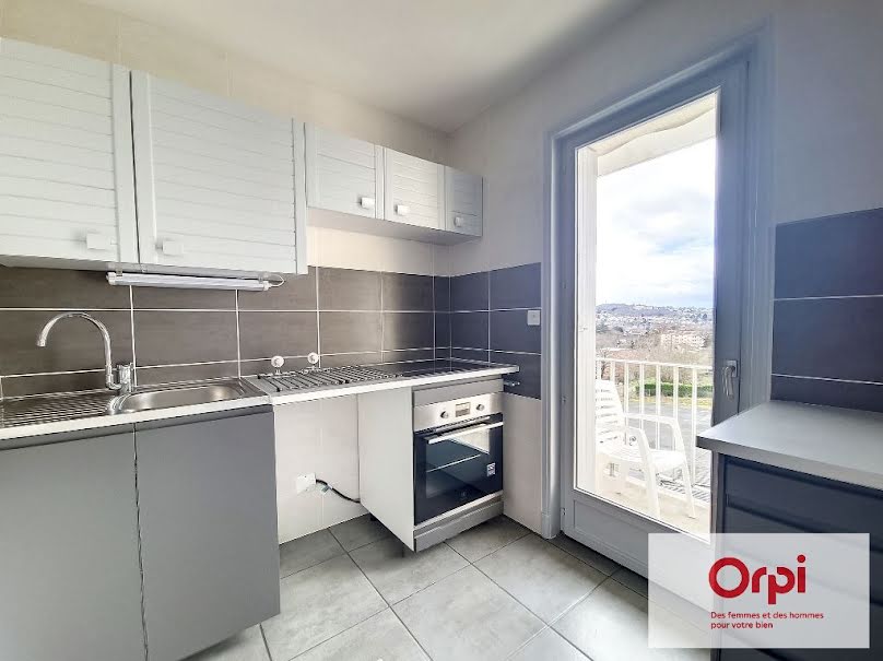 Location  appartement 1 pièce 35 m² à Montluçon (03100), 410 €