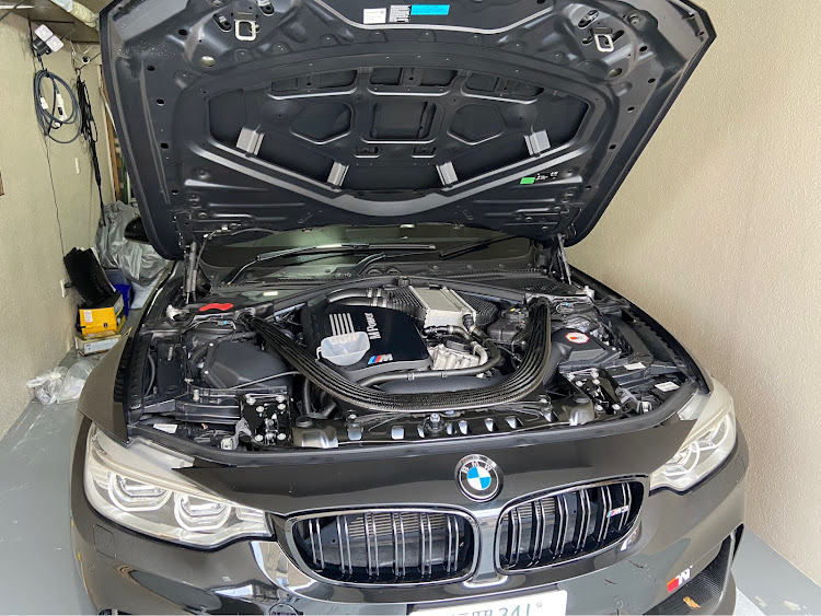 M3 セダンのオイル交換とオイルフィルター交換・DIY・二条城・京都・ビールが美味いに関するカスタム事例の投稿画像1枚目