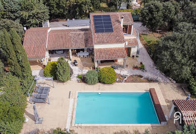 Maison avec piscine et jardin 13