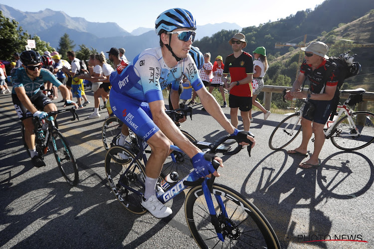 🎥 Na de daalkunsten van Pidcock de correctie van Grøndahl Jansen: dit liep maar net goed af in de Tour!