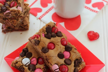 Valentine Blondie Bars
