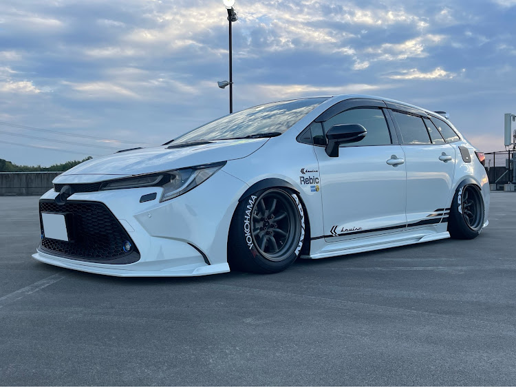 カローラツーリングの低いだけじゃ、ダメですか？・キャンバー調整とアライメントに関するカスタム事例の投稿画像4枚目