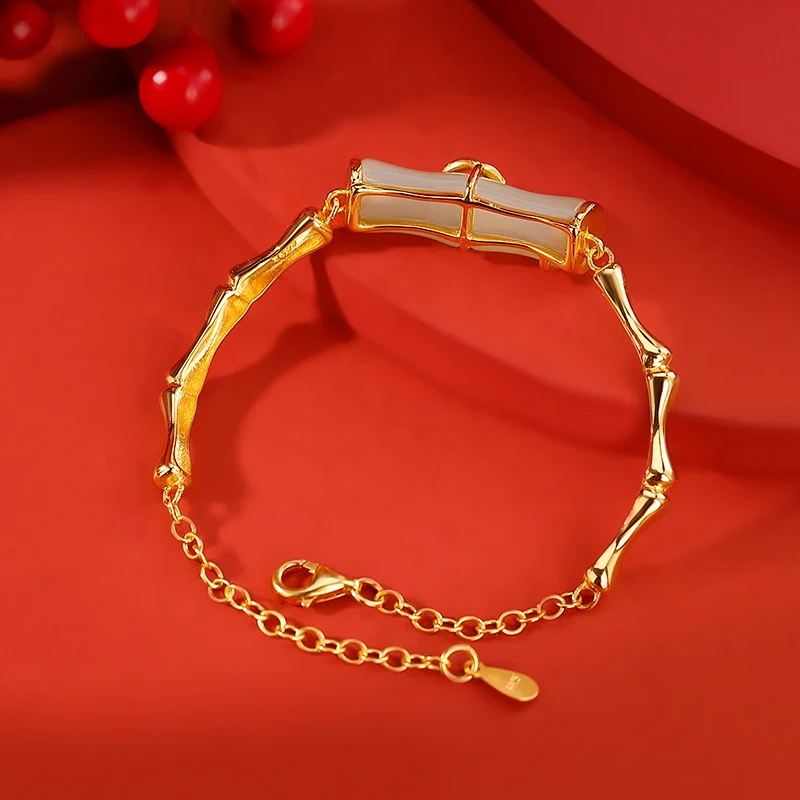 Gouden Hetian Jade Bamboe Festival Armband voor Dames, Geluk en Stijl. Een prachtig sieraad voor festivals, dat elegantie en een vleugje geluk in je dag brengt.