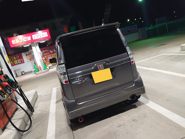 ゼストスパークの給油中・ガソリン満タン・ガソリンスタンドは盛れる・乃木坂46に関するカスタム事例の投稿画像3枚目