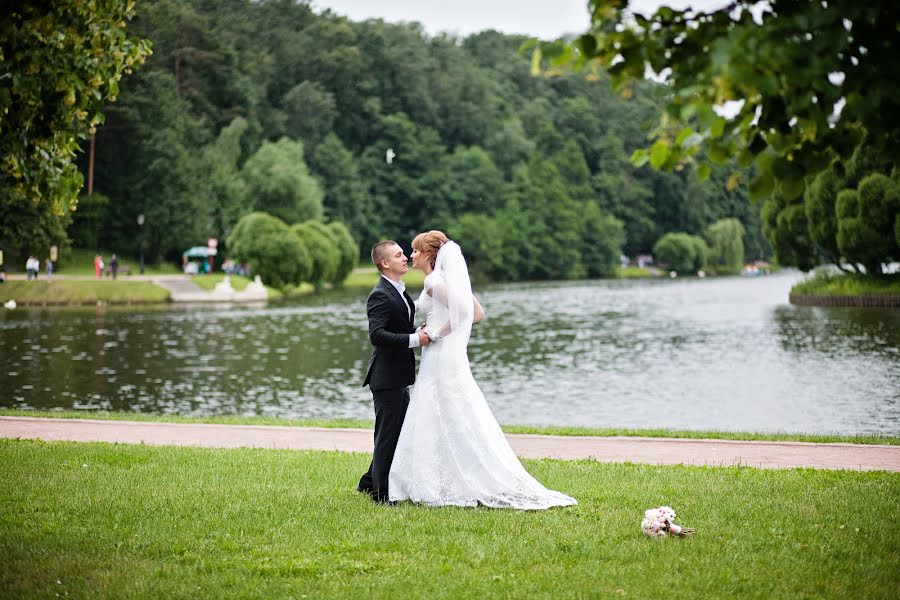 Fotógrafo de bodas Sergey Shmoylov (sergshm). Foto del 27 de junio 2014