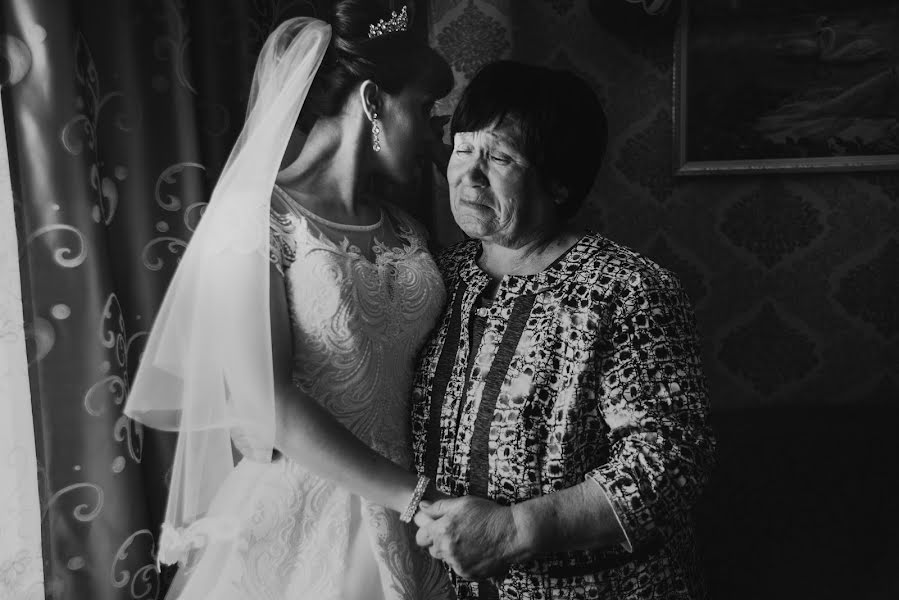 Fotógrafo de casamento Viktoriya Belousova (vivabalusova). Foto de 4 de dezembro 2019