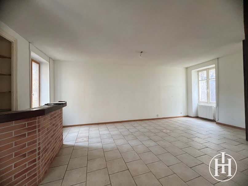 Vente maison 4 pièces 114 m² à Ainay-le-Château (03360), 39 000 €