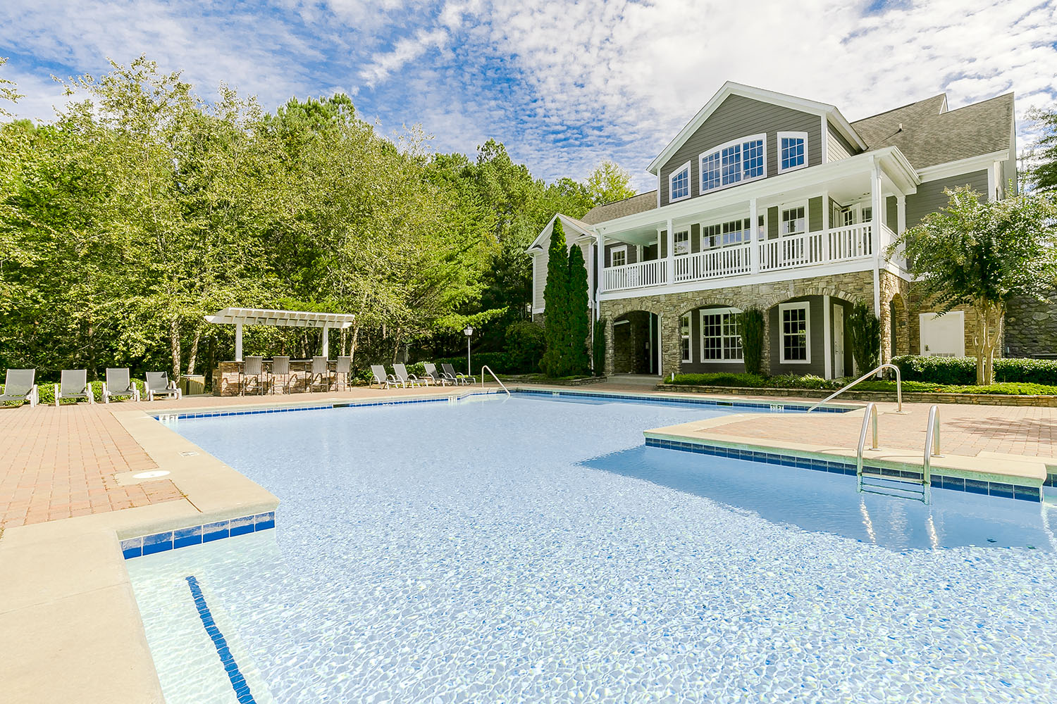 Oakwood Vista Apartments in Norcross, Greenwood Star