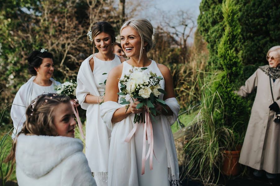 Fotografo di matrimoni Angharad Thomas (angharad). Foto del 1 luglio 2019