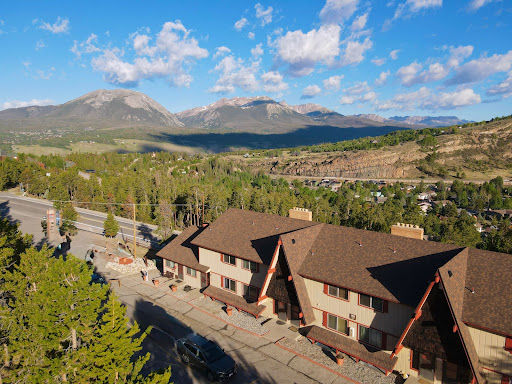 Apartment / penthouse purchase in Dillon (United States) - Building with mountains in background