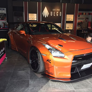 NISSAN GT-R