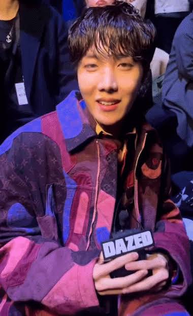 BTS's J-Hope Is A Fashion King At Louis Vuitton's Paris Fashion Week Show -  Here Are All His Juicy Outfit Details - Koreaboo