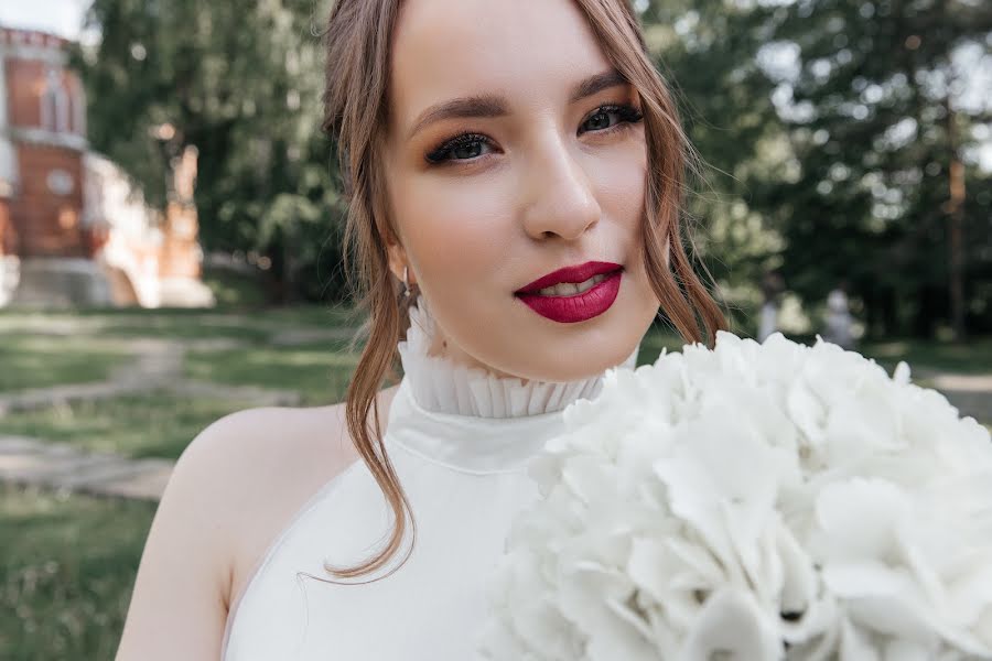 Bryllupsfotograf Elina Larchenkova (okeyelina). Bilde av 14 juni 2022
