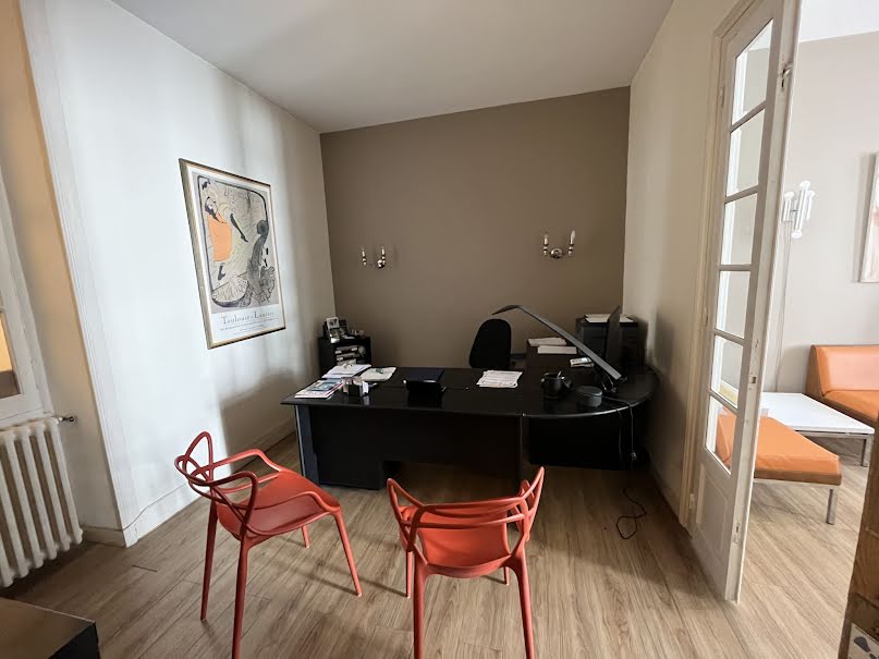 Location  locaux professionnels 5 pièces 74.77 m² à Nimes (30000), 1 200 €