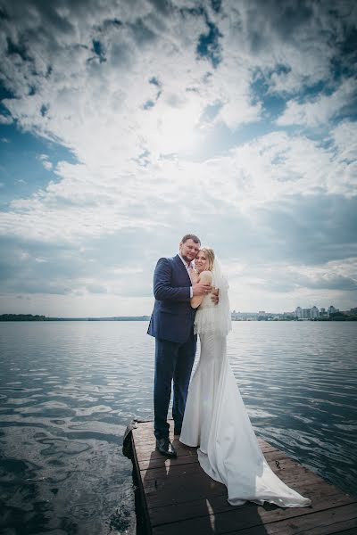 Fotógrafo de casamento Sergey Romanenko (romantik). Foto de 9 de junho 2016