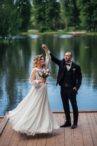 Jurufoto perkahwinan Alena Barinova (aleonabarinova). Foto pada 14 Jun 2021