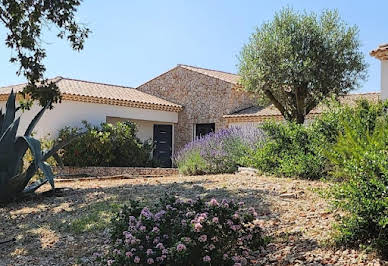 Maison avec piscine et terrasse 2