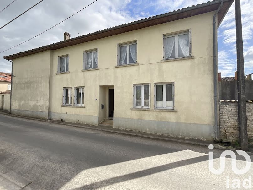 Vente maison 12 pièces 274 m² à Courbillac (16200), 170 000 €