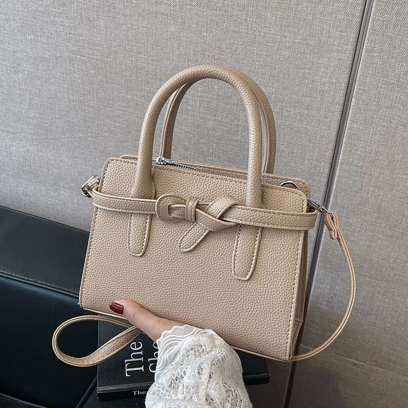 Luksusowa, Uniwersalna Damska Torba na Ramię Crossbody, Idealna na Każdą Okazję. Elegancki Design i Przestronne Wnętrze dla Wygody i Stylu.