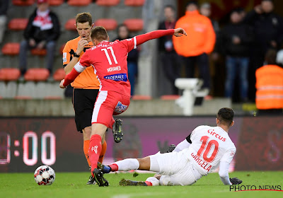 Mehdi Carcela s'excuse pour son tacle à Mouscron