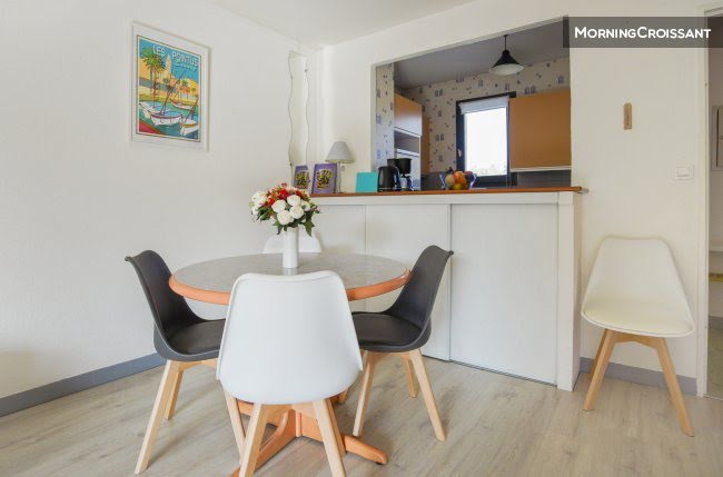 Location meublée appartement 2 pièces 41 m² à Sanary-sur-Mer (83110), 933 €