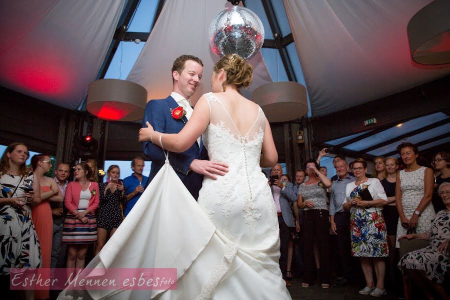 Fotografo di matrimoni Esther Mennen (esbesfoto). Foto del 6 marzo 2019