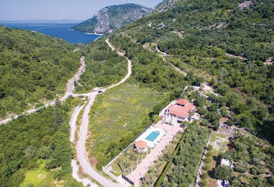 Maison avec terrasse 1