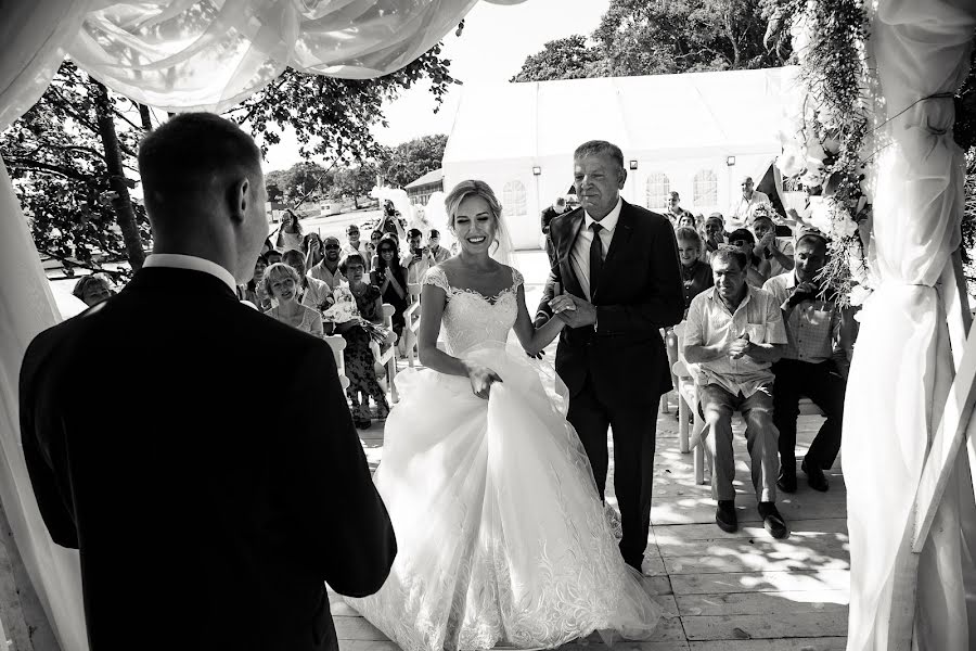 Fotografo di matrimoni Anton Blokhin (totonophoto). Foto del 1 dicembre 2017