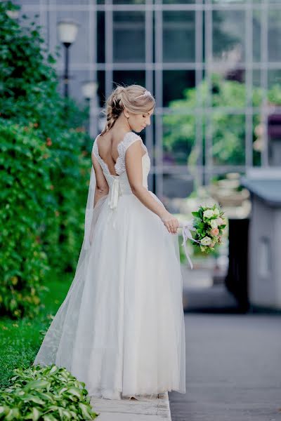 Wedding photographer Ekaterina Yuzhakova (eyuzhakova). Photo of 16 August 2015