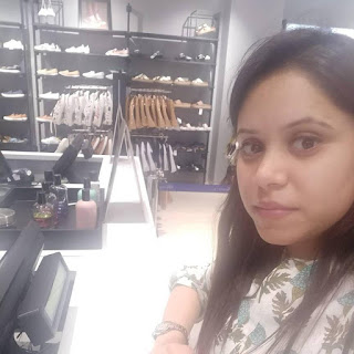 Shalini Kaushik at Van Heusen, Vikaspuri,  photos