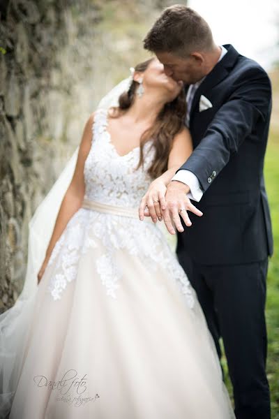 Photographe de mariage Lenka Olejňáková (danalifoto). Photo du 8 avril 2019