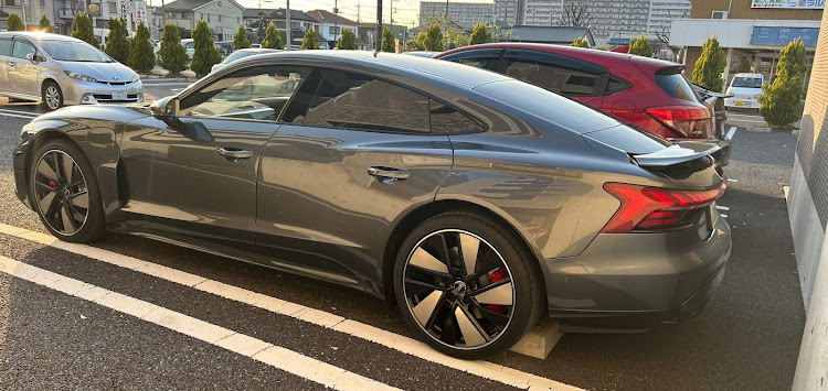 e-トロン GT クワトロのぴろぴろぴろ菌さんが投稿したカスタム事例の投稿画像3枚目