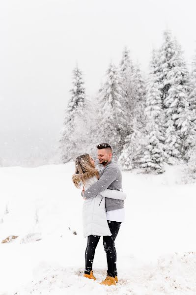 Fotografo di matrimoni Mihály Csongor (mihalycsongor). Foto del 17 febbraio 2021