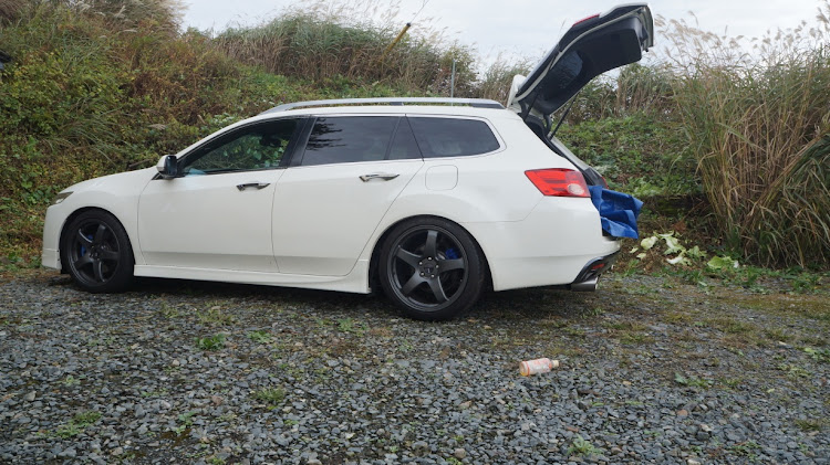 アコードツアラーの収穫の秋・野菜車高調・アンビエントライト・DIYに関するカスタム事例の投稿画像1枚目