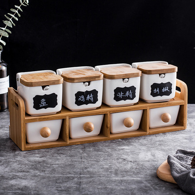 Creatieve keramische kruidenpotjesset voor de keuken. Stijlvolle en praktische opslag voor kruiden en specerijen. Houdt uw keuken georganiseerd.