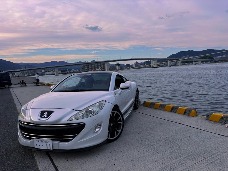 RCZのプジョー・左ハンドル✖️6速MT・ラグジュアリークーペ・廿日市大橋・フランス車🇫🇷に関するカスタム事例の投稿画像2枚目