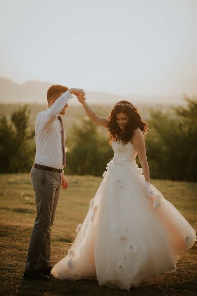 Wedding photographer Denis Iovescu (lightloverphotog). Photo of 28 May 2019