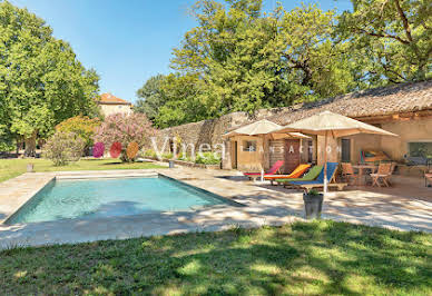 Vignoble avec piscine et dépendances 3