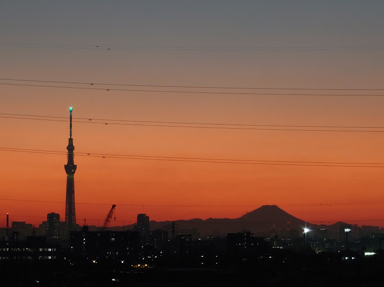 C-HRのROWEN・今年最後の洗車・今年もあとわずか・来年もよろしくお願いします・夕暮れ時に関するカスタム事例の投稿画像7枚目