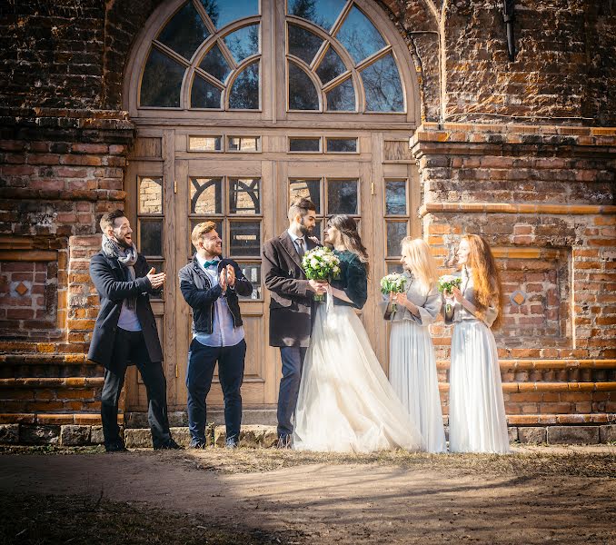 Svatební fotograf Aleksey Komilov (alexcreativeru). Fotografie z 24.července 2017