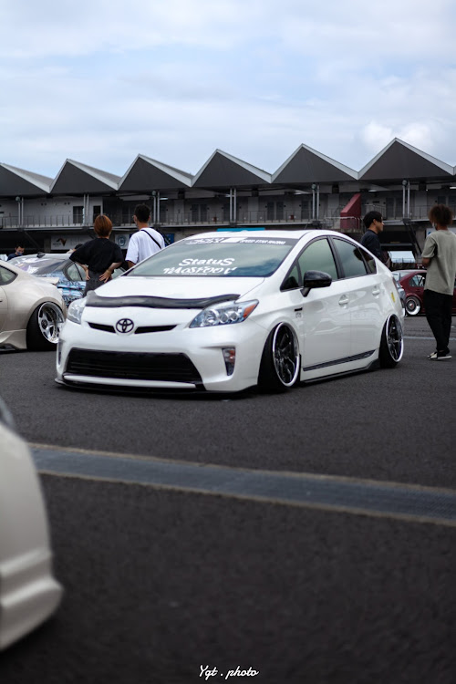 プリウスの12月もよろしくお願いします・status・rawfoot・AIRMEXT・USDMに関するカスタム事例の投稿画像2枚目