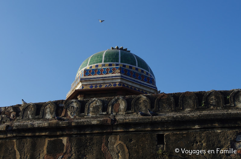 isa khan's tomb