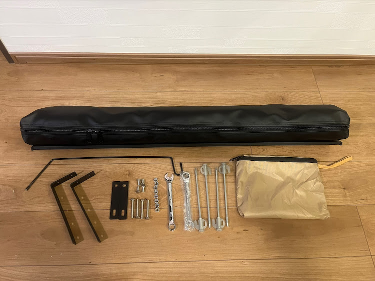 ランドクルーザーのオーバーランド・シャワーテント・ヤフオク出品・タイヤデフレーターに関するカスタム事例の投稿画像2枚目