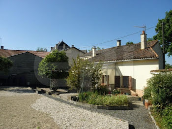 maison à La Chapelle-Saint-Laurent (79)