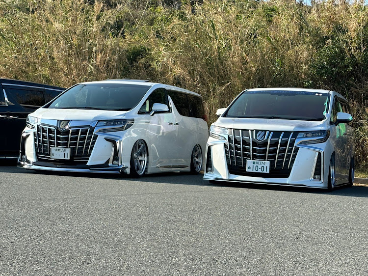 ヴェルファイアの横のつながりに感謝・アルヴェル30系・11j通し・生脚に関するカスタム事例の投稿画像10枚目